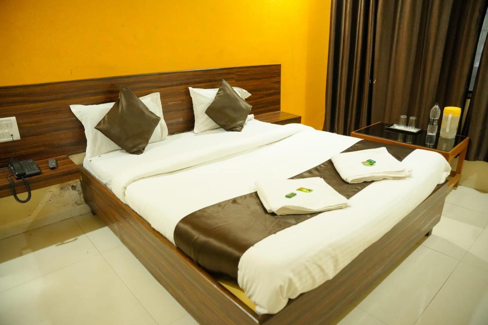 Hotel Sachidanand 舍地 外观 照片