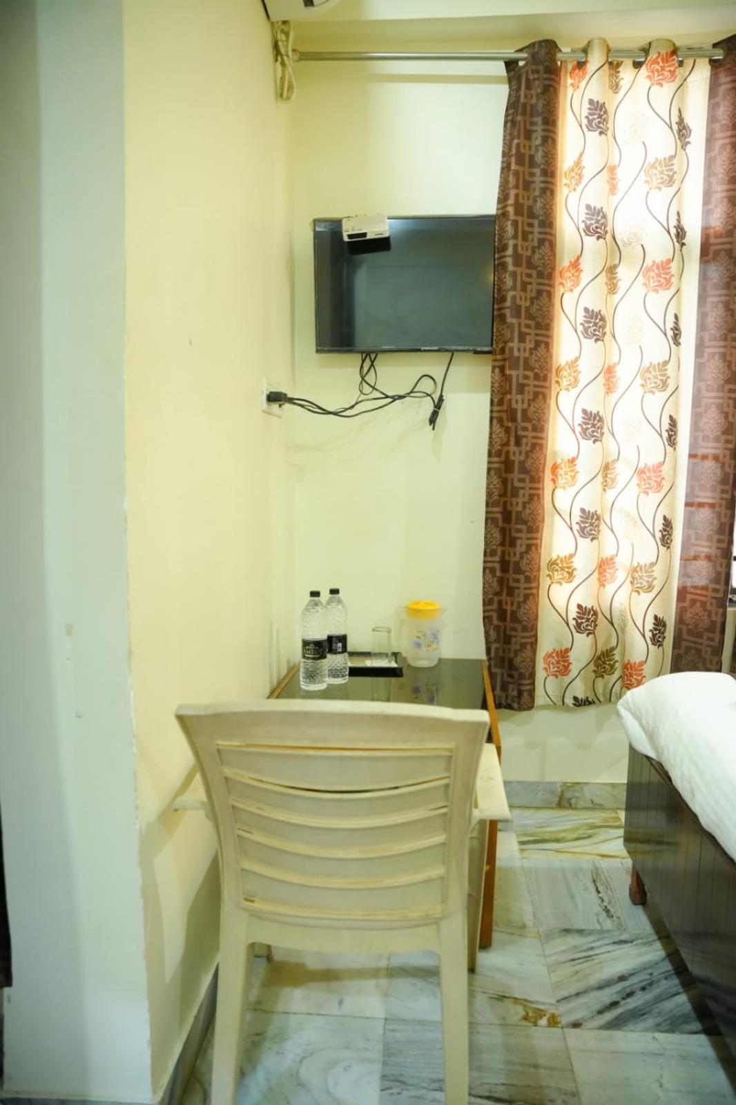 Hotel Sachidanand 舍地 外观 照片