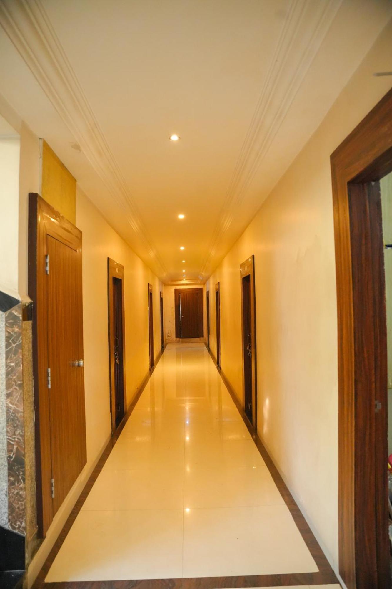 Hotel Sachidanand 舍地 外观 照片