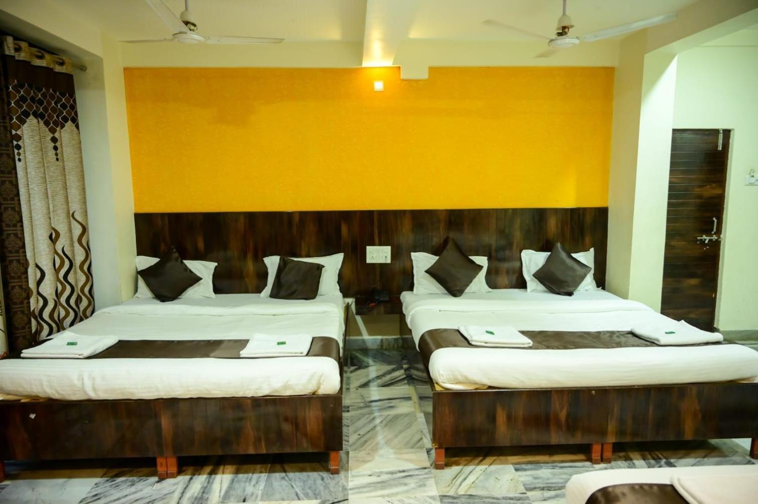Hotel Sachidanand 舍地 外观 照片