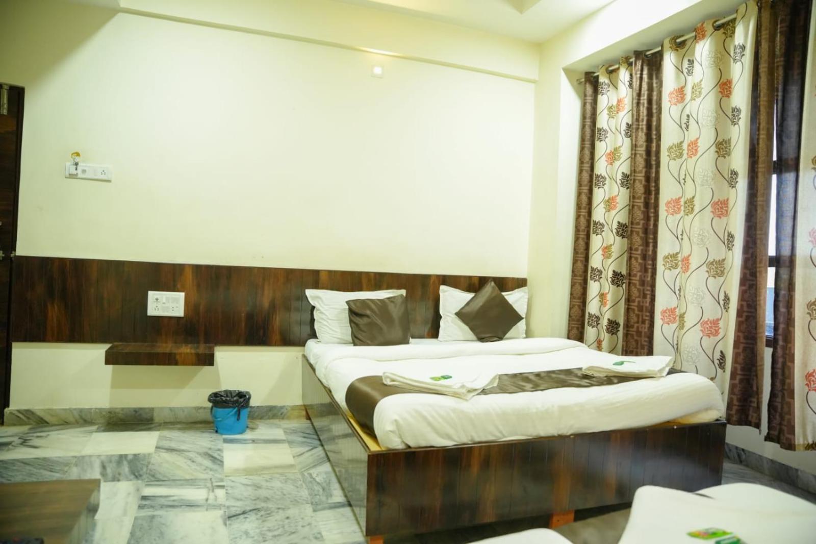 Hotel Sachidanand 舍地 外观 照片