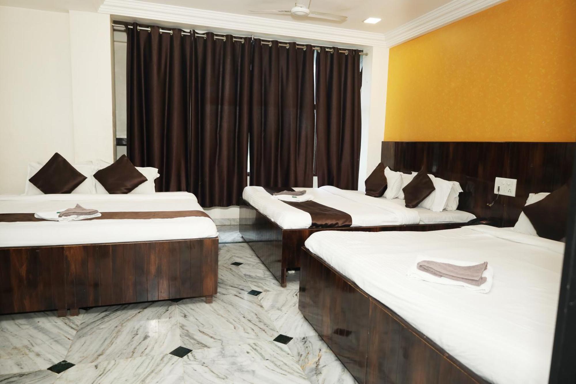 Hotel Sachidanand 舍地 外观 照片
