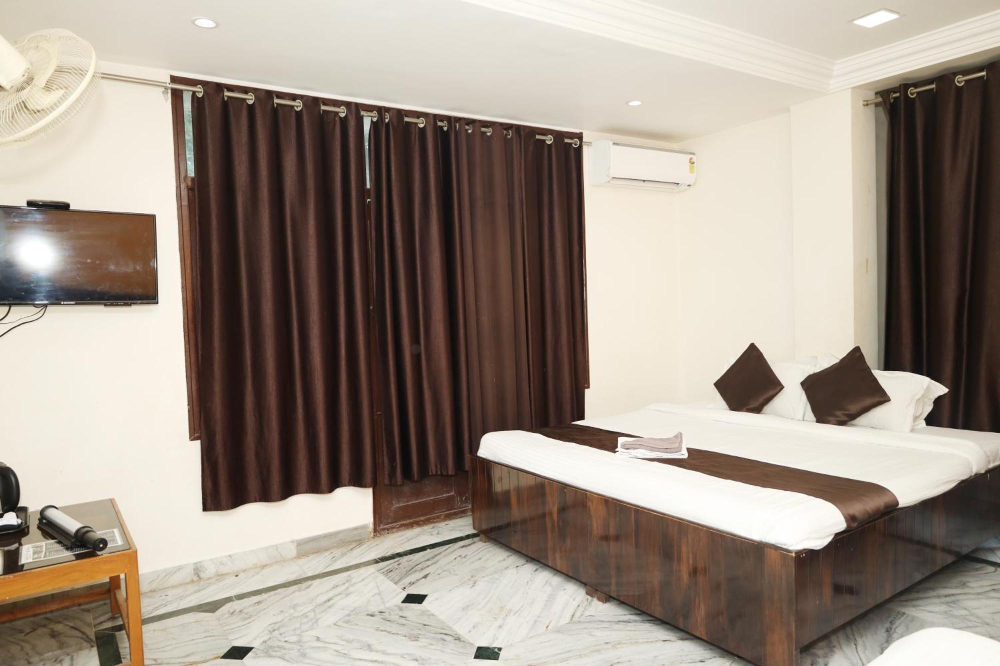 Hotel Sachidanand 舍地 外观 照片