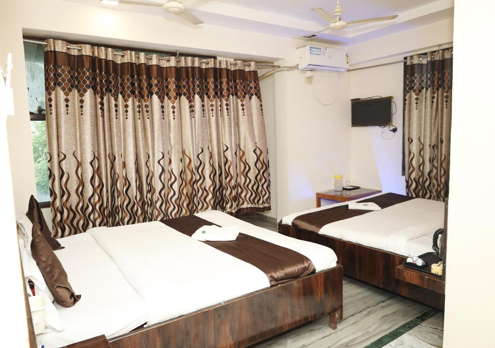 Hotel Sachidanand 舍地 外观 照片
