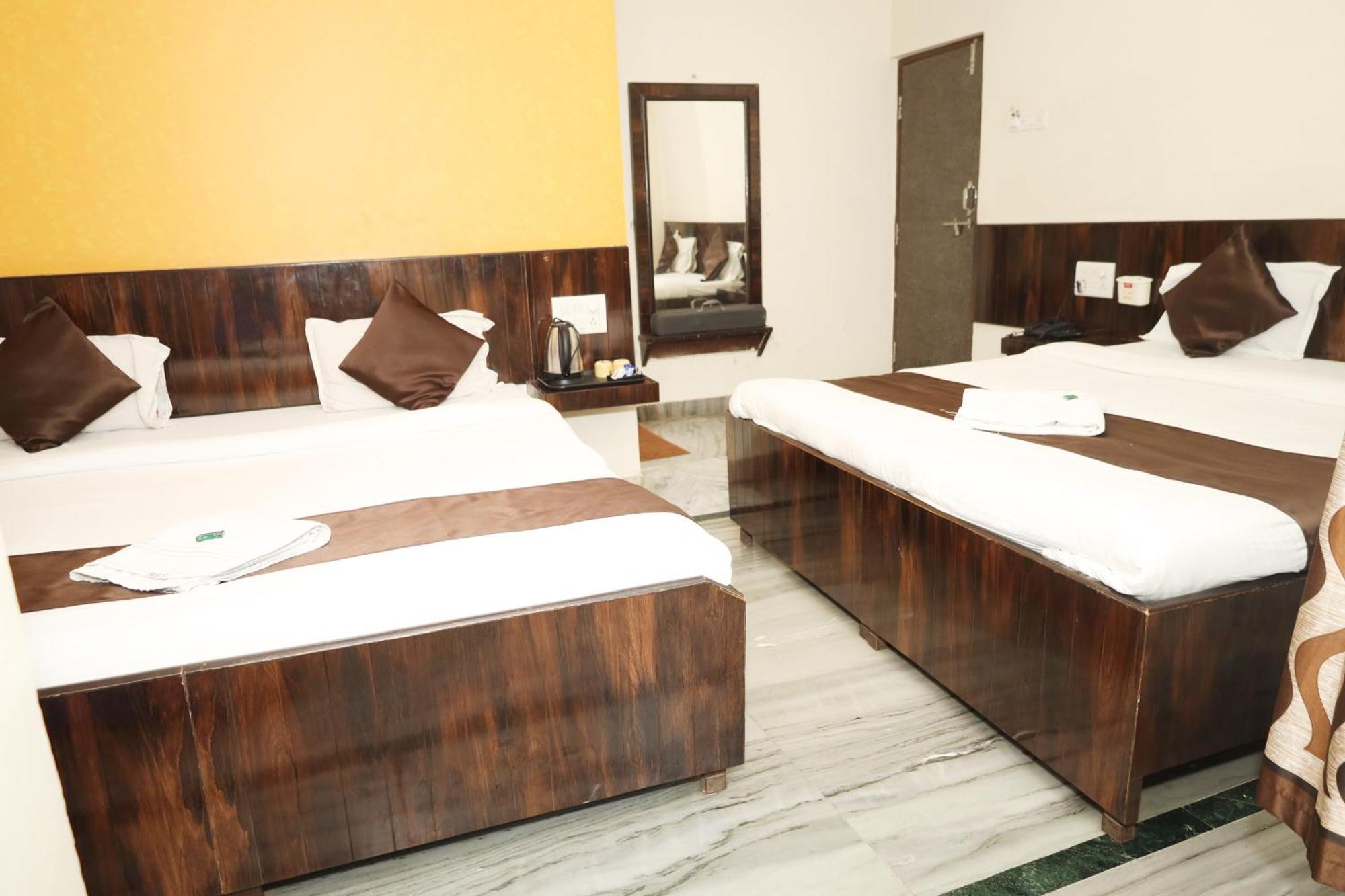 Hotel Sachidanand 舍地 外观 照片