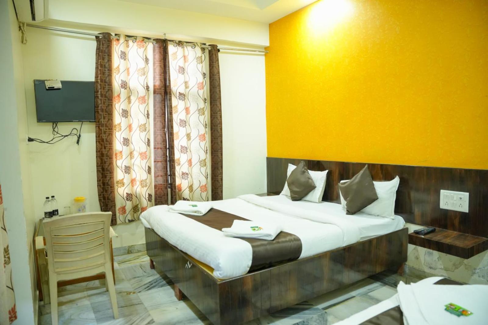Hotel Sachidanand 舍地 外观 照片