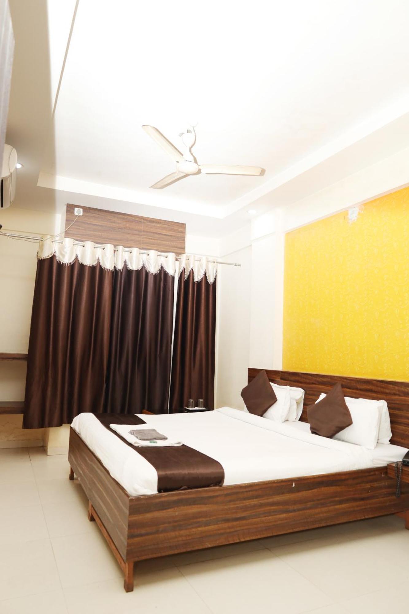 Hotel Sachidanand 舍地 外观 照片