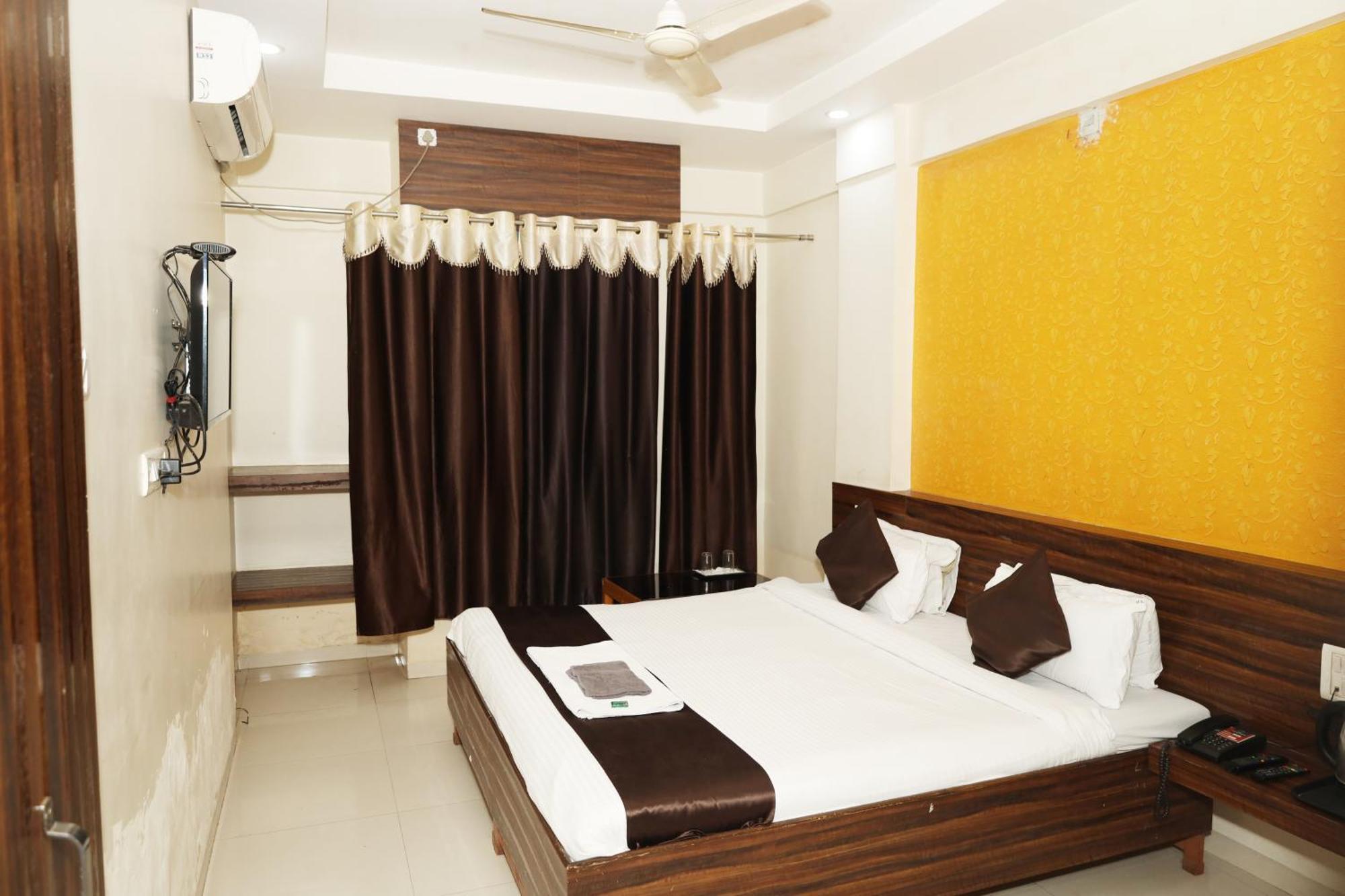 Hotel Sachidanand 舍地 外观 照片