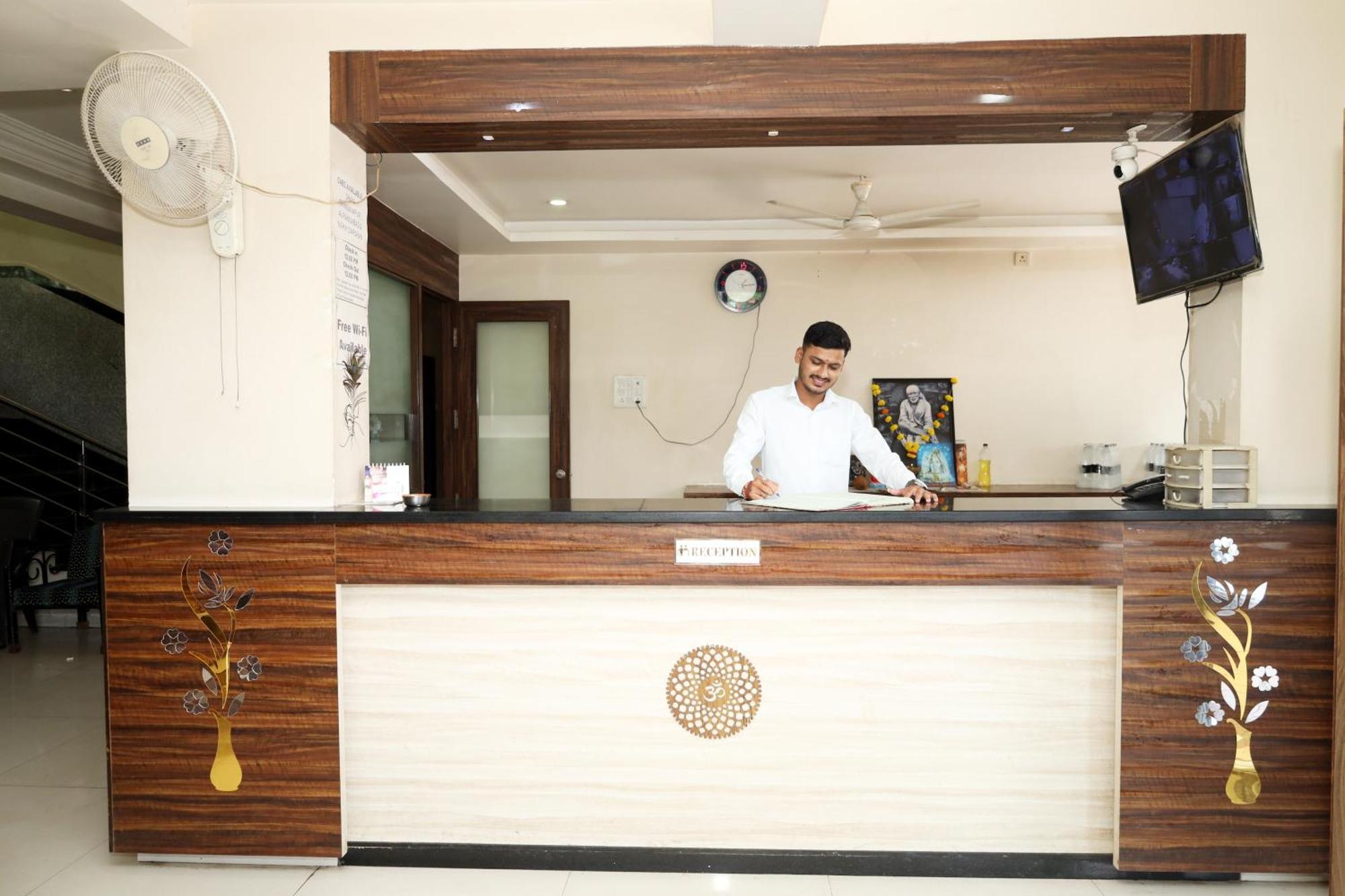 Hotel Sachidanand 舍地 外观 照片