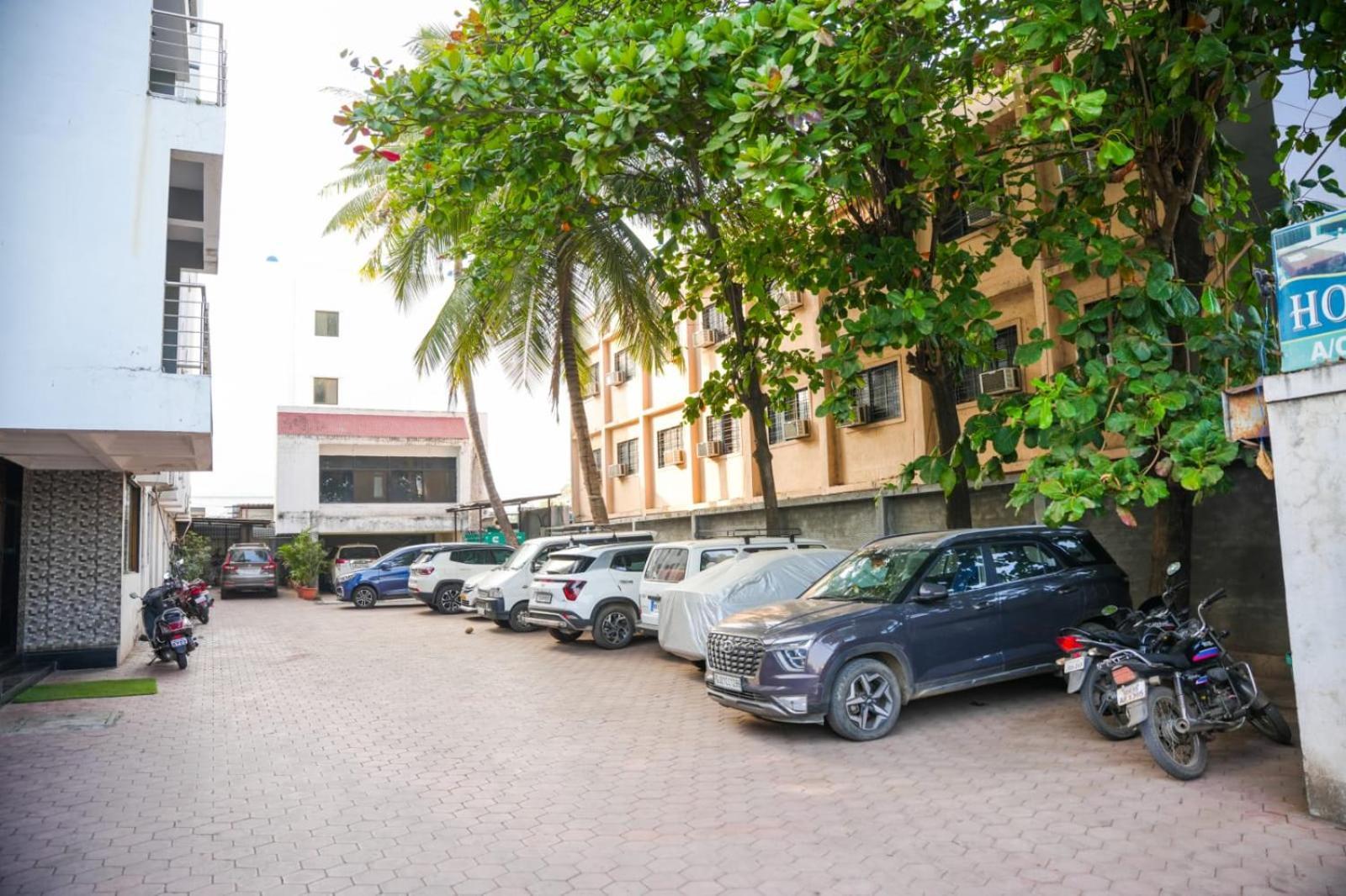 Hotel Sachidanand 舍地 外观 照片