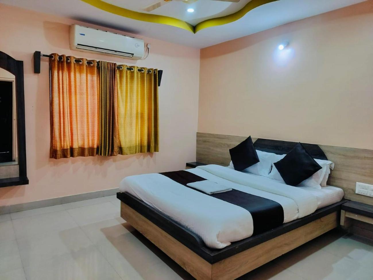 Hotel Sachidanand 舍地 外观 照片